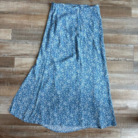Reformation Grazie Skirt in Clio Blue Floral Size 4 - Picture 6 of 8
